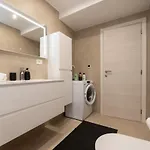 Lara - Private Parking And Garden *
