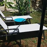 Lara - Private Parking And Garden