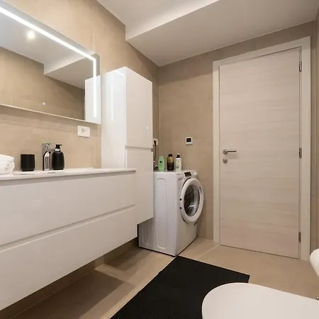 Lara - Private Parking&garden *