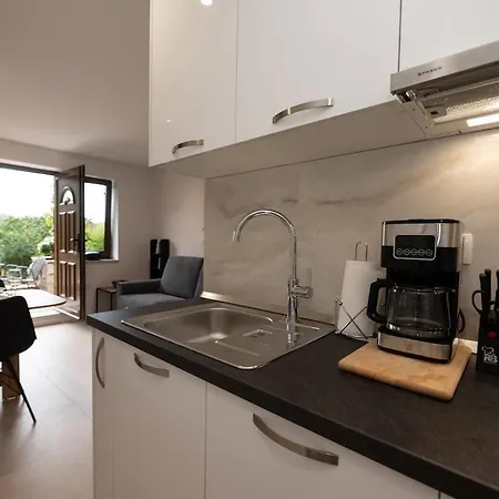 Lara - Private Parking&garden *