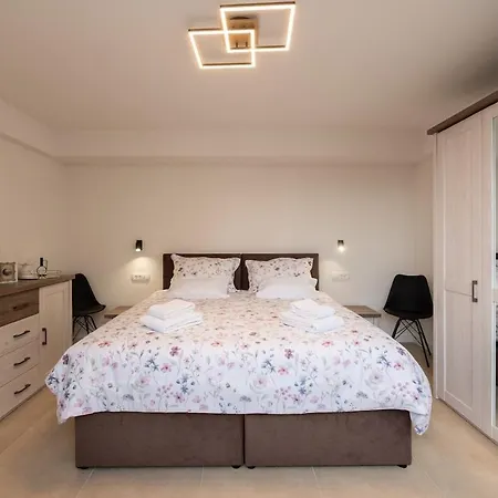 Lara - Private Parking&garden Apartamento *