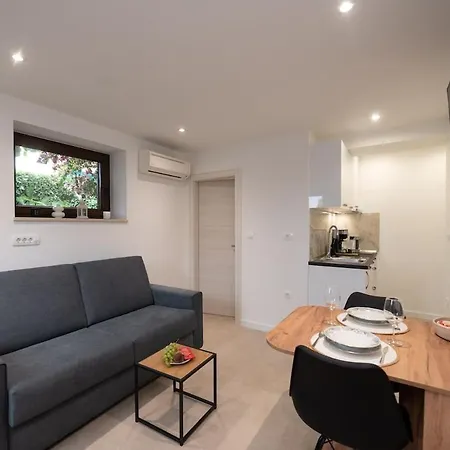 Lara - Private Parking&garden Apartamento Kovacic