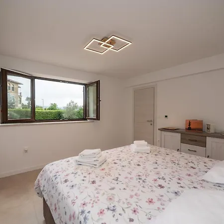 Lara - Private Parking&garden Apartamento