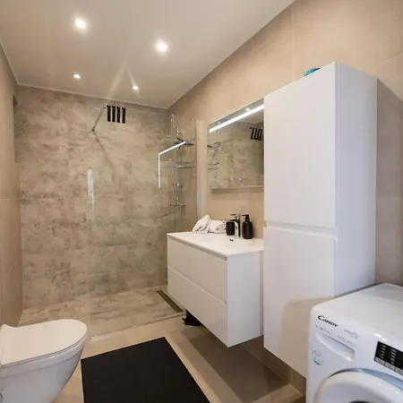 Lara - Private Parking&garden Apartamento Kovacic