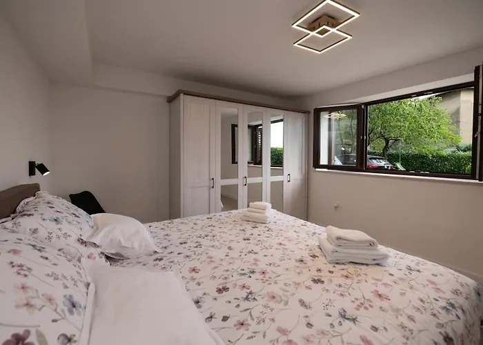 아파트 Lara - Private Parking And Garden *