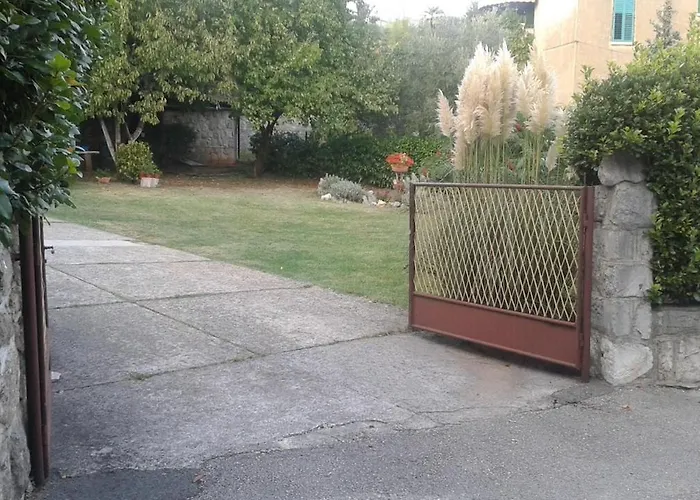 Lara - Private Parking And Garden Kovacic