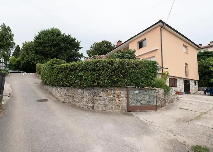 Lara - Private Parking And Garden *