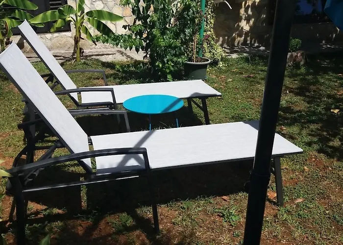 Lara - Private Parking And Garden