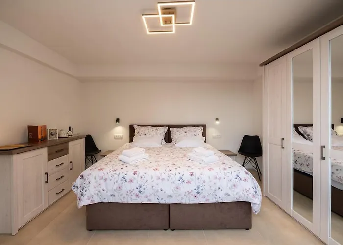 Lara - Private Parking And Garden 아파트 *